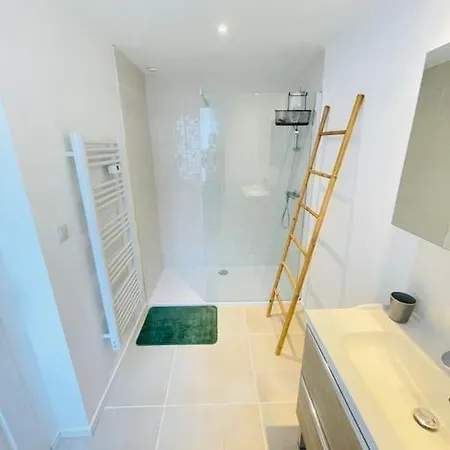 La Du Palais - Cozy - Netflix