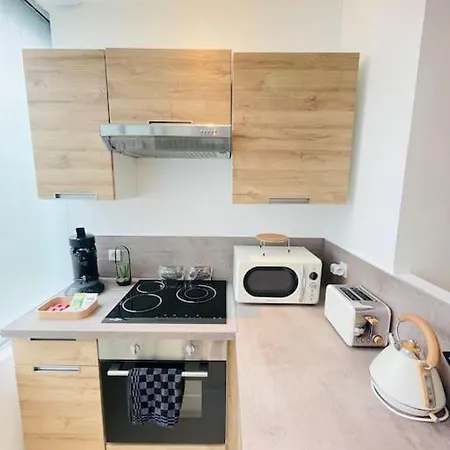 La Du Palais - Cozy - Netflix Apartment