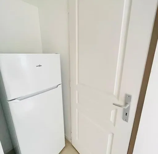 La Du Palais - Cozy - Netflix * Fontainebleau