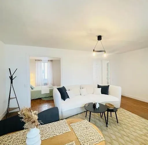 La Du Palais - Cozy - Netflix Fontainebleau