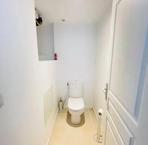 La Du Palais - Cozy - Netflix * Fontainebleau